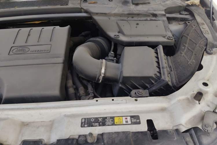 Used Land Rover Discovery Sport 2019 240 PS SE Version China VI Standard Engine Bay Left