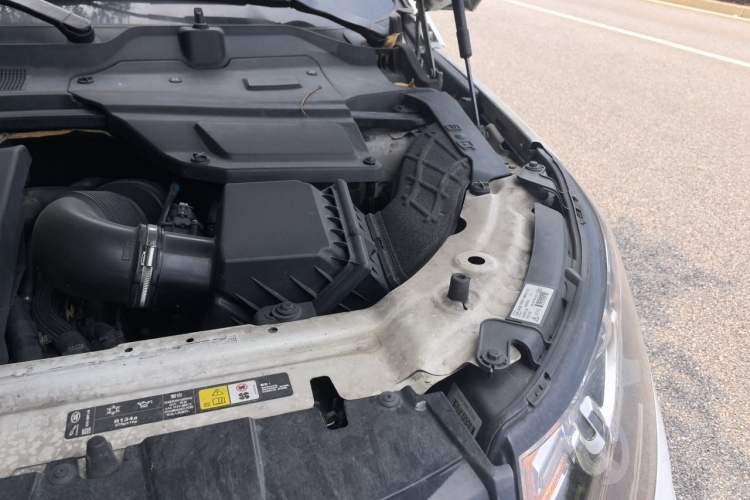 Used Land Rover Discovery Sport 2019 200PS PURE Edition China V Standard Engine Bay Left