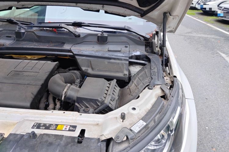 Used Land Rover Discovery Sport 2019 240 PS SE Dynamic Version China VI Standard Engine Bay Left