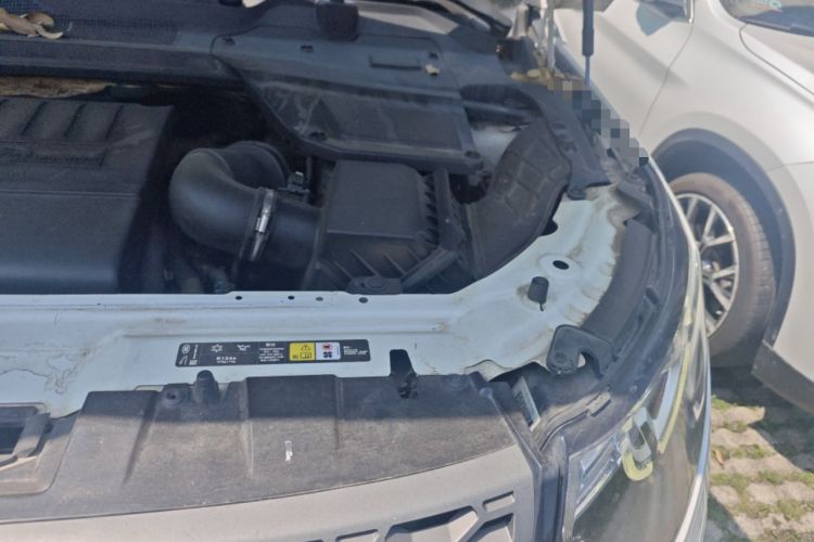Used Land Rover Discovery Sport 2019 240 PS PURE Edition China VI Standard Engine Bay Left