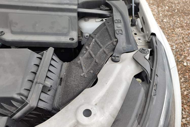 Used Land Rover Discovery Sport 2019 240 PS PURE Edition China VI Standard Engine Bay Left