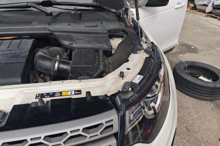 Used Land Rover Discovery Sport 2019 240 PS PURE Edition China V Standard Engine Bay Left