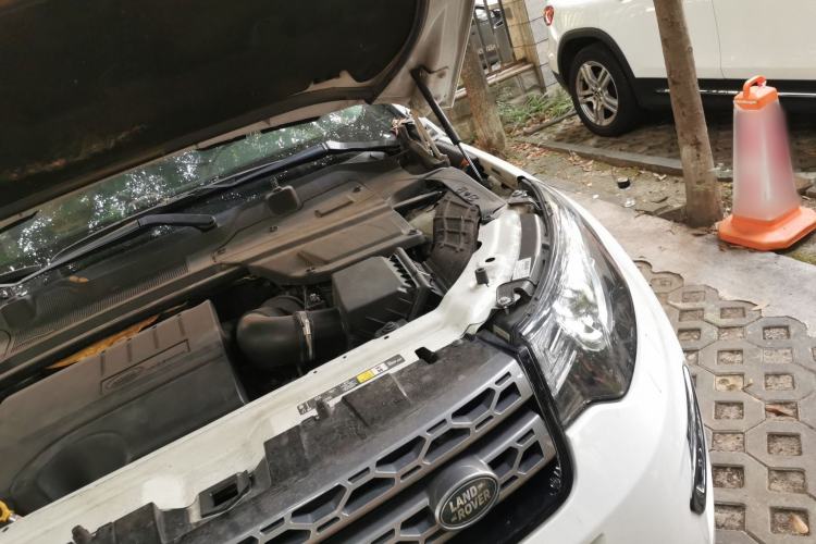 Used Land Rover Discovery Sport 2019 240 PS SE Version China VI Standard Engine Bay Left