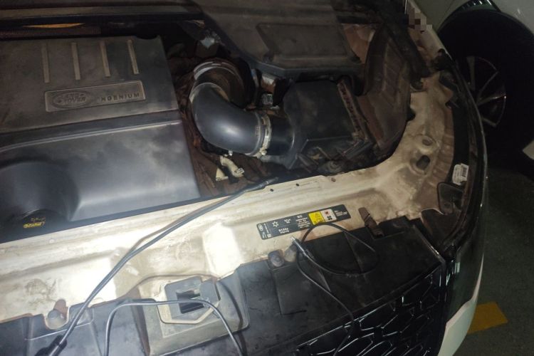 Used Land Rover Discovery Sport 2019 240 PS PURE Edition China VI Standard Engine Bay Left