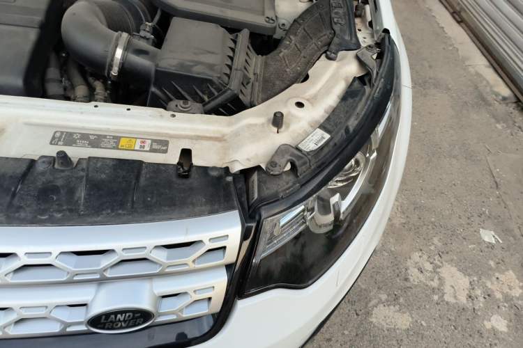 Used Land Rover Discovery Sport 2019 240 PS HSE Version China V Standard Engine Bay Left