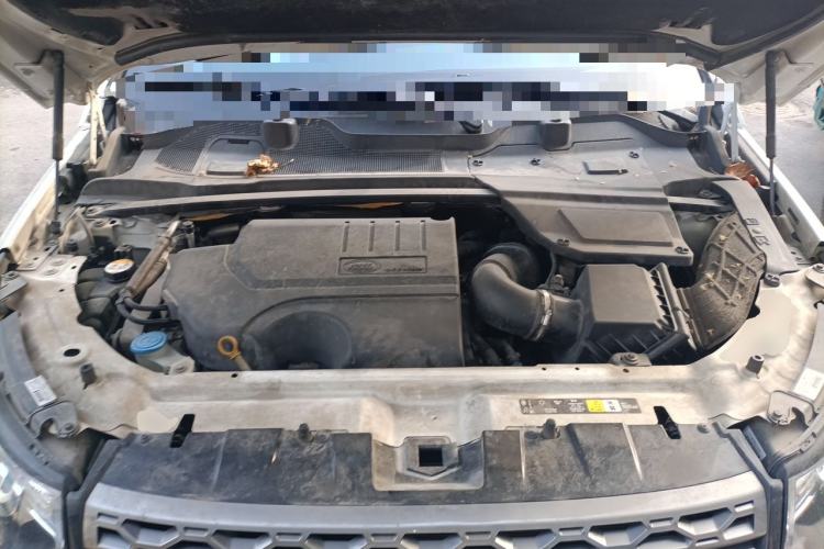 Used Land Rover Discovery Sport 2019 240 PS SE Version China V Standard Engine Bay