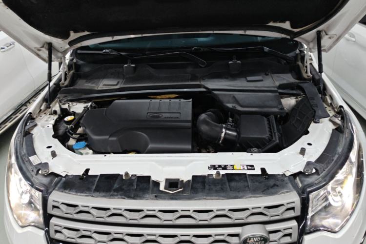 Used Land Rover Discovery Sport 2019 240 PS PURE Edition China VI Standard Engine Bay
