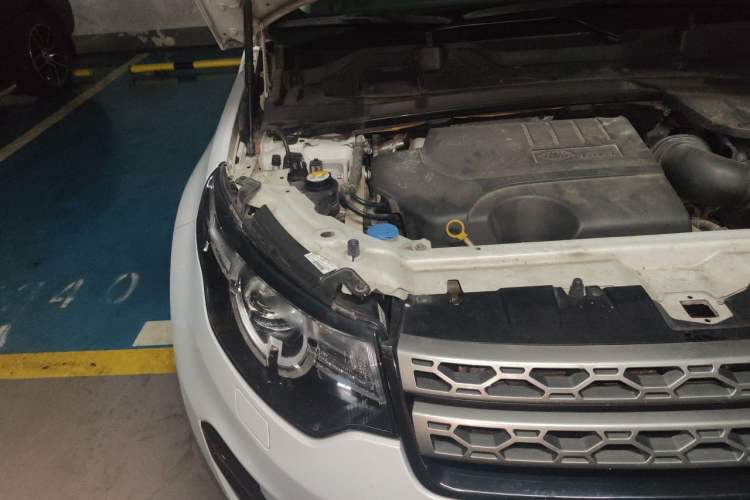 Used Land Rover Discovery Sport 2019 240 PS SE Version China VI Standard Engine Bay Right