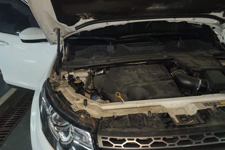 Used Land Rover Discovery Sport 2019 240 PS PURE Edition China VI Standard Engine Bay Right