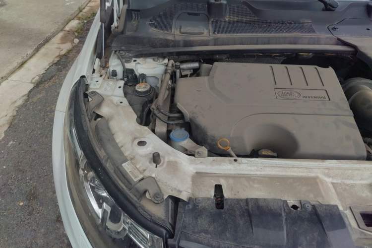 Used Land Rover Discovery Sport 2019 240 PS PURE Edition China VI Standard Engine Bay Right