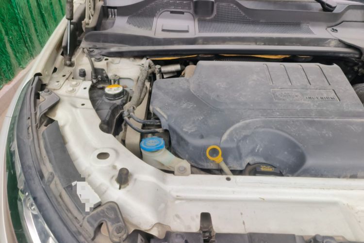 Used Land Rover Discovery Sport 2019 240 PS PURE Edition China VI Standard Engine Bay Right