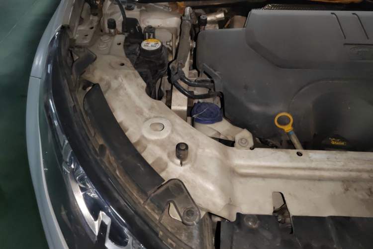 Used Land Rover Discovery Sport 2019 240 PS SE Version China V Standard Engine Bay Right