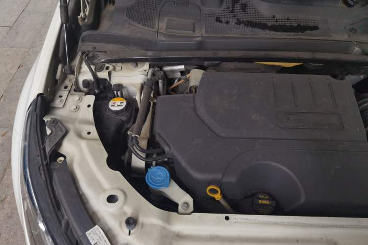 Used Land Rover Discovery Sport 2019 240 PS HSE Version China V Standard Engine Bay Right