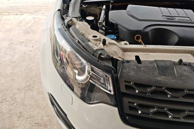 Used Land Rover Discovery Sport 2019 240 PS SE Version China V Standard Engine Bay Right