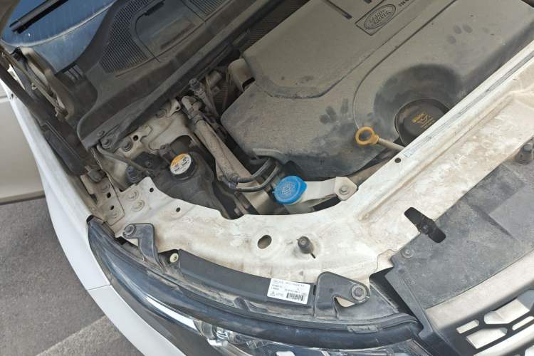 Used Land Rover Discovery Sport 2019 240 PS SE Version China VI Standard Engine Bay Right