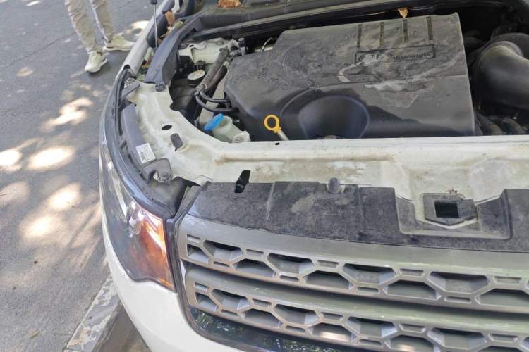 Used Land Rover Discovery Sport 2019 240 PS SE Version China VI Standard Engine Bay Right