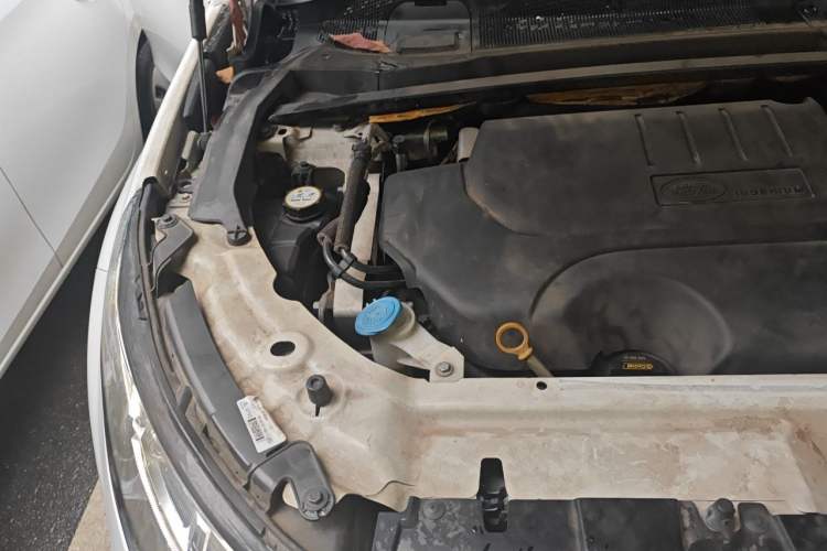 Used Land Rover Discovery Sport 2019 240 PS PURE Edition China V Standard Engine Bay Right