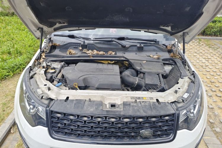 Used Land Rover Discovery Sport 2019 240 PS SE Dynamic Version China V Standard Engine Bay
