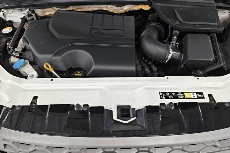 Used Land Rover Discovery Sport 2019 200PS PURE Edition China VI Standard Engine Bay