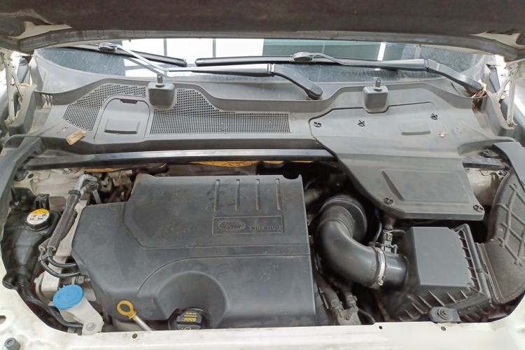 Used Land Rover Discovery Sport 2019 240 PS SE Version China V Standard Engine Bay