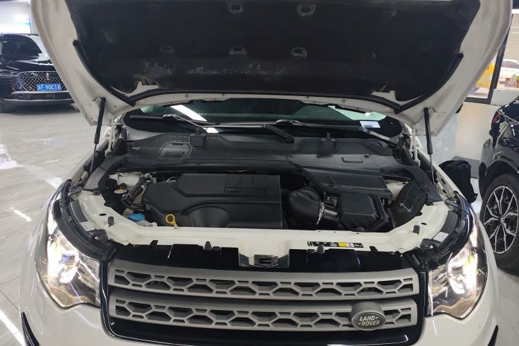 Used Land Rover Discovery Sport 2019 200PS PURE Edition China VI Standard Engine Bay
