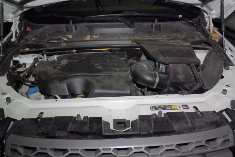 Used Land Rover Discovery Sport 2019 200PS PURE Edition China VI Standard Engine Bay