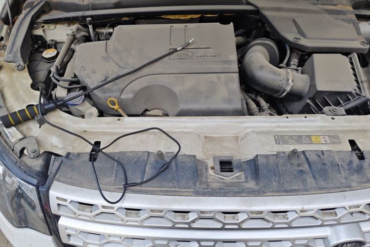 Used Land Rover Discovery Sport 2019 240 PS HSE Version China VI Standard Engine Bay