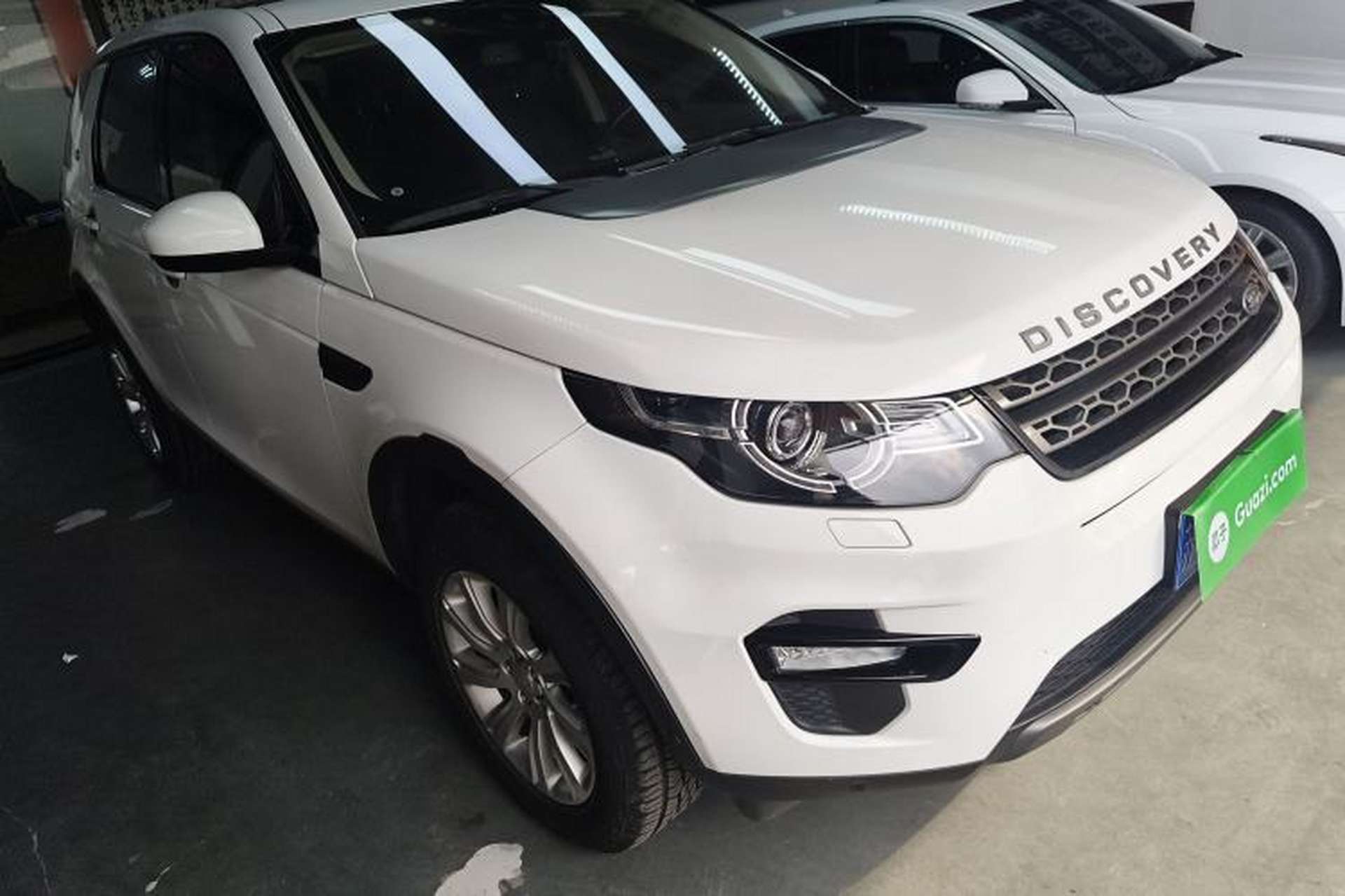 Used Land Rover Discovery Sport 2019 240 PS SE Version China VI Standard Exterior 1