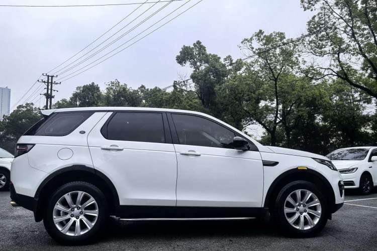 Used Land Rover Discovery Sport 2019 240 PS PURE Edition China V Standard Exterior 10