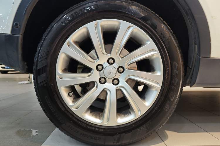 Used Land Rover Discovery Sport 2019 240 PS SE Version China VI Standard Exterior 12