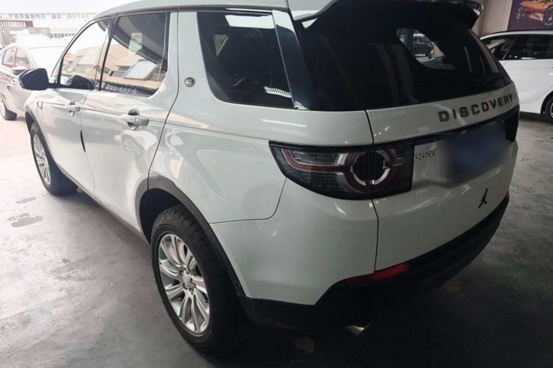 Used Land Rover Discovery Sport 2019 240 PS SE Version China VI Standard Exterior 2