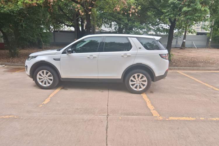 Used Land Rover Discovery Sport 2019 240 PS PURE Edition China VI Standard Exterior 3