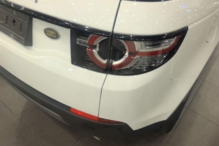 Used Land Rover Discovery Sport 2019 240 PS SE Version China VI Standard Exterior 3