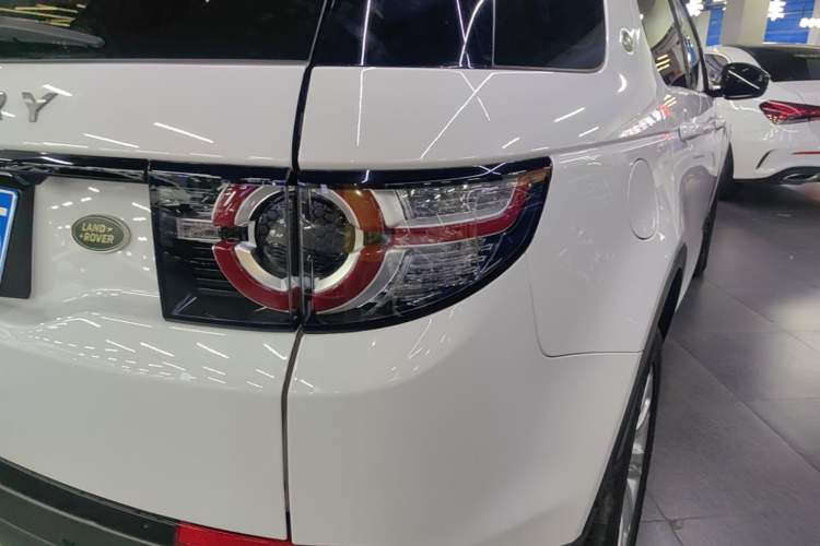 Used Land Rover Discovery Sport 2019 240 PS PURE Edition China VI Standard Exterior 3
