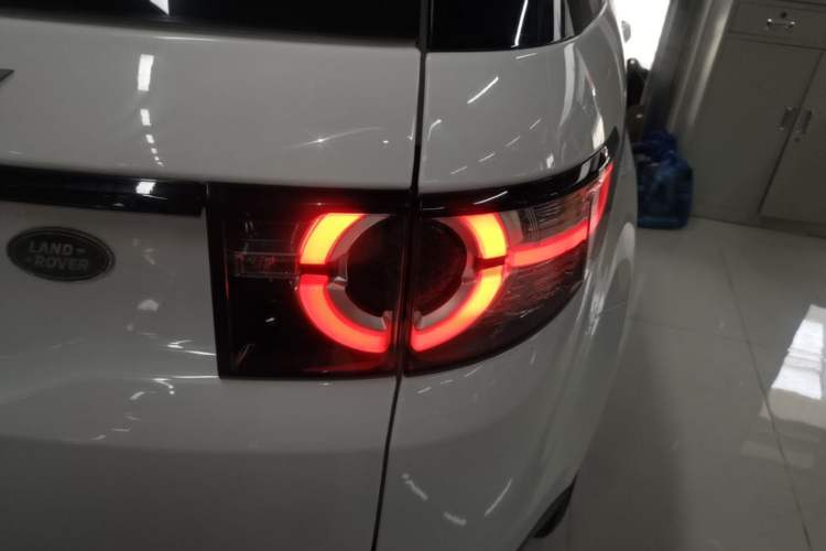 Used Land Rover Discovery Sport 2019 200PS PURE Edition China V Standard Exterior 3