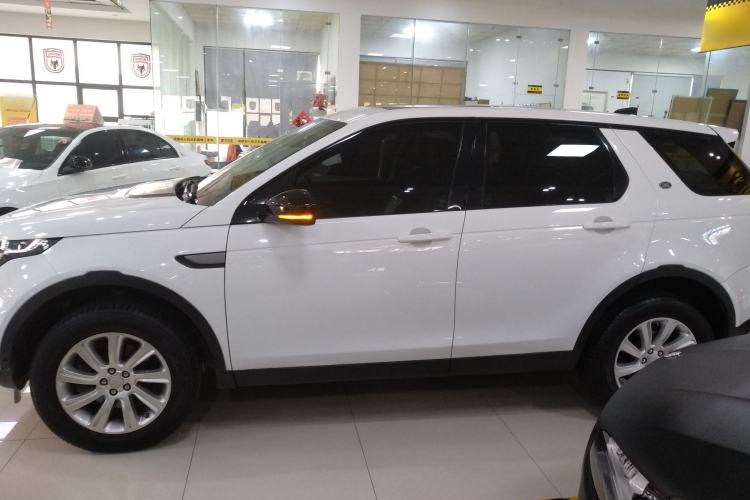 Used Land Rover Discovery Sport 2019 200PS PURE Edition China VI Standard Exterior 3