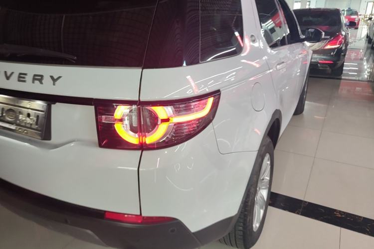 Used Land Rover Discovery Sport 2019 240 PS SE Version China VI Standard Exterior 3