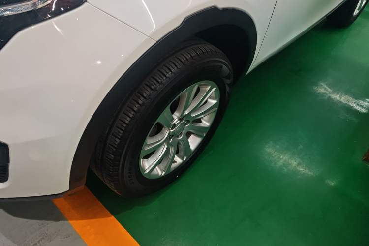 Used Land Rover Discovery Sport 2019 240 PS SE Version China VI Standard Exterior 4