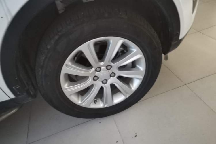 Used Land Rover Discovery Sport 2019 240 PS PURE Edition China VI Standard Exterior 4