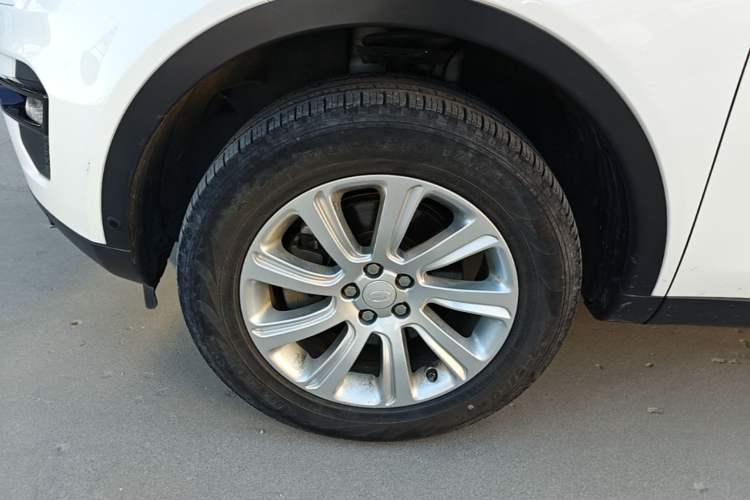 Used Land Rover Discovery Sport 2019 240 PS SE Version China V Standard Exterior 4