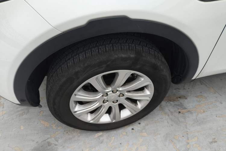 Used Land Rover Discovery Sport 2019 240 PS SE Version China V Standard Exterior 4