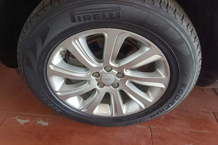 Used Land Rover Discovery Sport 2019 240 PS SE Version China V Standard Exterior 4
