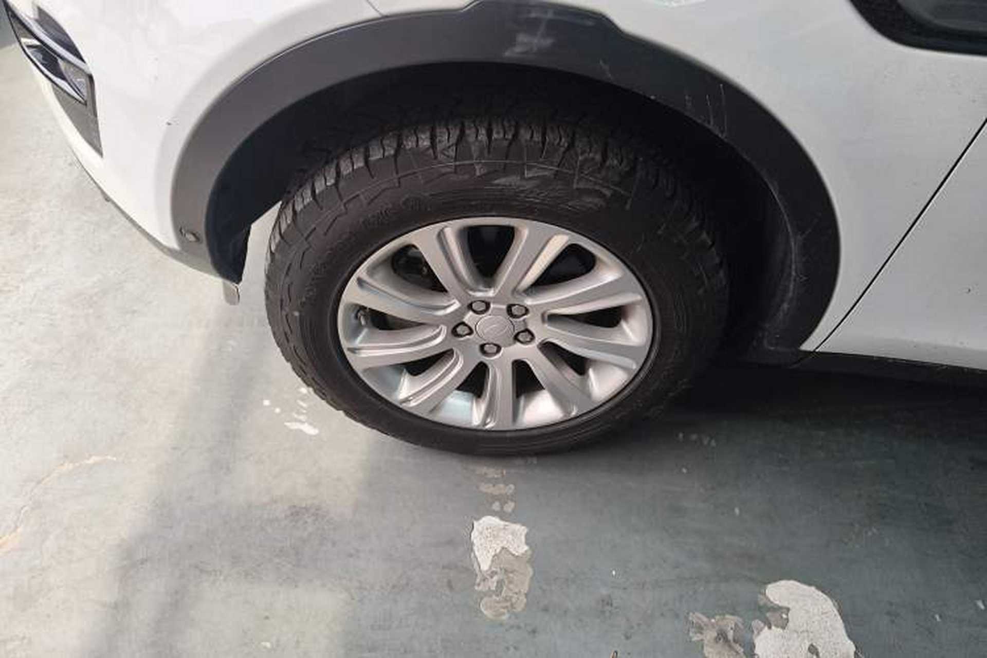 Used Land Rover Discovery Sport 2019 240 PS SE Version China VI Standard Exterior 4