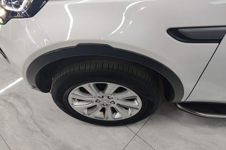 Used Land Rover Discovery Sport 2019 200PS PURE Edition China VI Standard Exterior 4