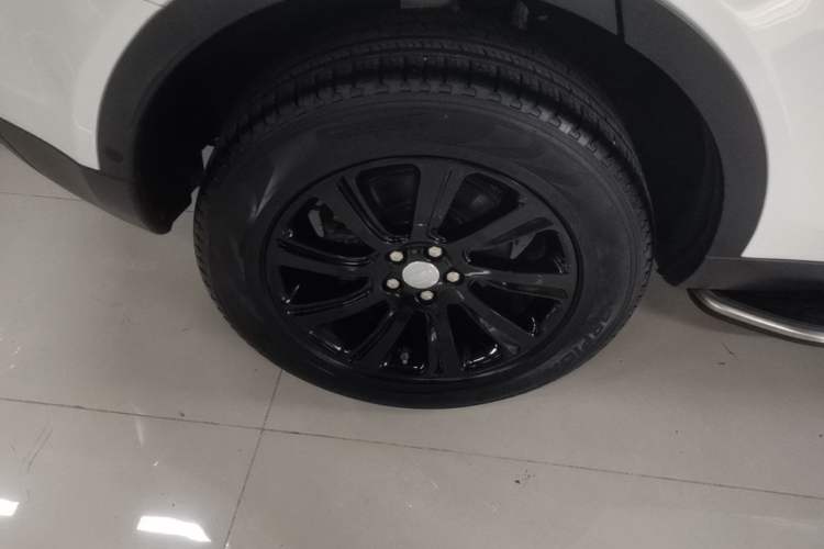 Used Land Rover Discovery Sport 2019 200PS PURE Edition China V Standard Exterior 5