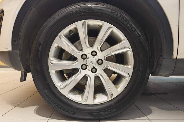 Used Land Rover Discovery Sport 2019 240 PS SE Version China VI Standard Exterior 5