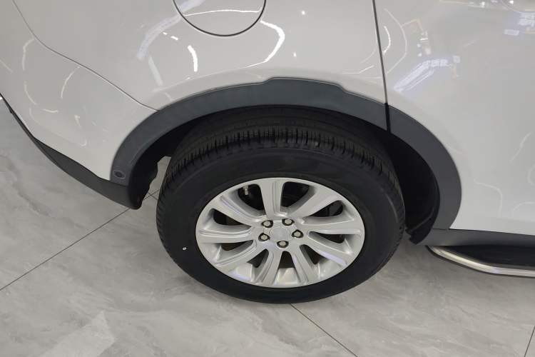 Used Land Rover Discovery Sport 2019 200PS PURE Edition China VI Standard Exterior 5