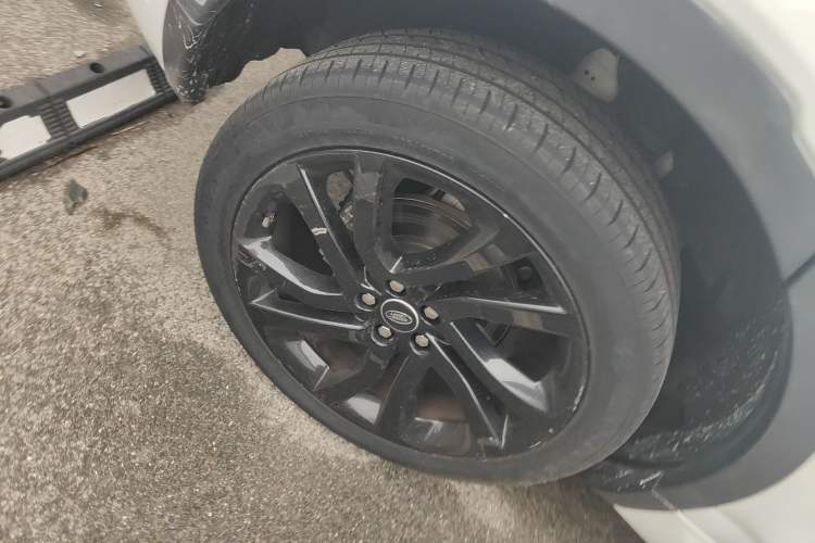 Used Land Rover Discovery Sport 2019 240 PS SE Dynamic Version China VI Standard Exterior 5