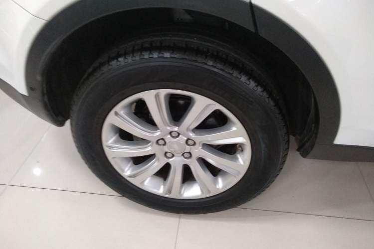 Used Land Rover Discovery Sport 2019 200PS PURE Edition China VI Standard Exterior 8