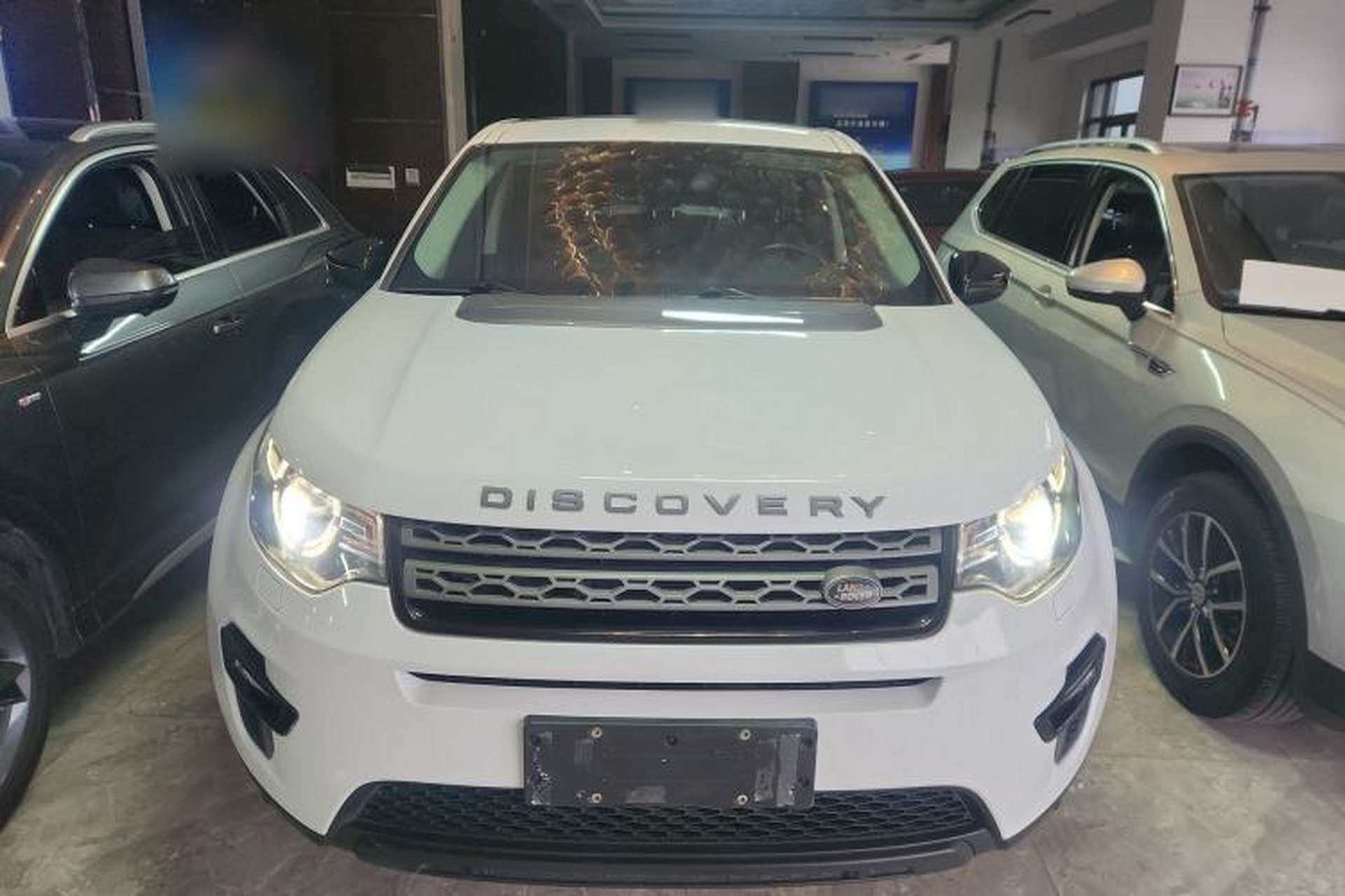 Used Land Rover Discovery Sport 2019 240 PS PURE Edition China VI Standard Front